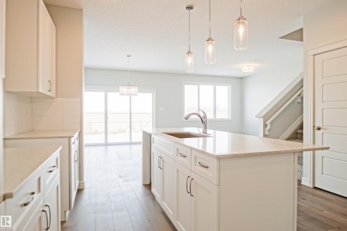 727 166 Avenue, Edmonton, AB - Indoor Photo Showing Kitchen With Upgraded Kitchen