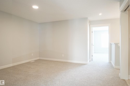 727 166 Avenue, Edmonton, AB - Indoor Photo Showing Other Room