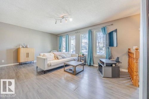 12253 95A Street, Edmonton, AB - Indoor Photo Showing Living Room