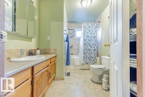12253 95A Street, Edmonton, AB - Indoor Photo Showing Bathroom