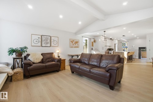9208 68 Street, Edmonton, AB - Indoor Photo Showing Living Room
