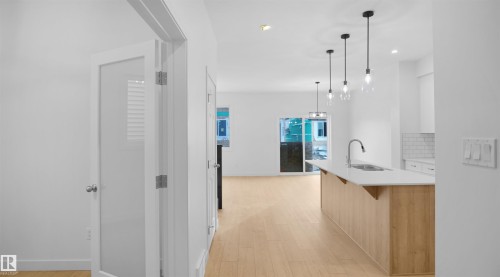 4715 Kinney Road, Edmonton, AB - Indoor