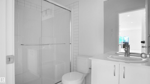 4715 Kinney Road, Edmonton, AB - Indoor Photo Showing Bathroom