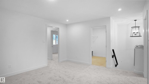 4715 Kinney Road, Edmonton, AB - Indoor Photo Showing Other Room