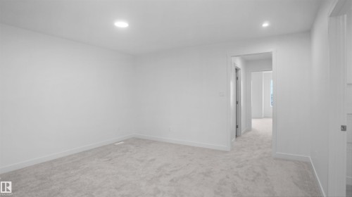 4715 Kinney Road, Edmonton, AB - Indoor Photo Showing Other Room