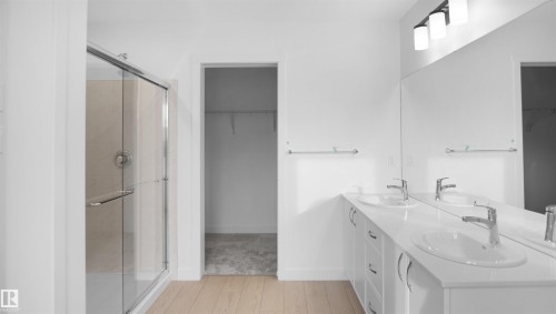 4715 Kinney Road, Edmonton, AB - Indoor Photo Showing Bathroom