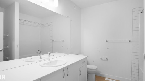 4715 Kinney Road, Edmonton, AB - Indoor Photo Showing Bathroom