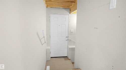 4715 Kinney Road, Edmonton, AB - Indoor Photo Showing Other Room