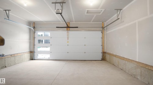 4715 Kinney Road, Edmonton, AB - Indoor Photo Showing Garage