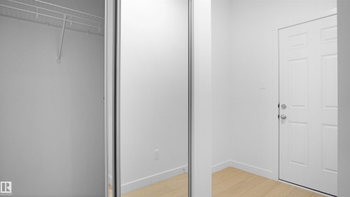 4715 Kinney Road, Edmonton, AB - Indoor