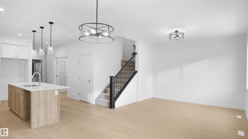 4715 Kinney Road, Edmonton, AB - Indoor