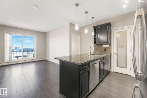 414 507 Albany Way, Edmonton, AB - Indoor Photo Showing Kitchen With Upgraded Kitchen