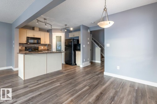 1119 37B Avenue, Edmonton, AB - Indoor Photo Showing Kitchen