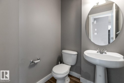 1119 37B Avenue, Edmonton, AB - Indoor Photo Showing Bathroom