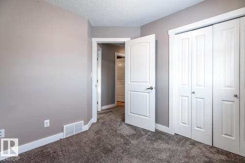 1119 37B Avenue, Edmonton, AB - Indoor