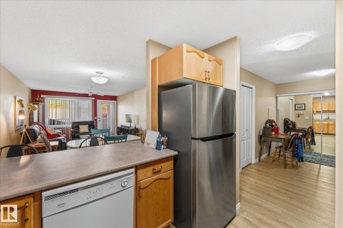 203 160 Kingswood Boulevard, St. Albert, AB - Indoor Photo Showing Kitchen