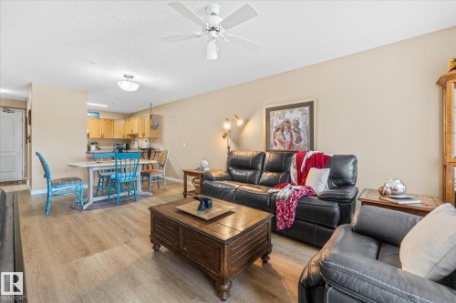 203 160 Kingswood Boulevard, St. Albert, AB - Indoor Photo Showing Living Room