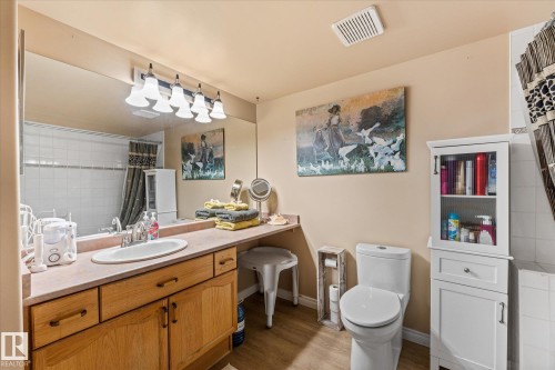 203 160 Kingswood Boulevard, St. Albert, AB - Indoor Photo Showing Bathroom