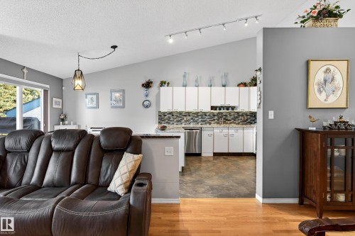 4 85 Gervais Road, St. Albert, AB - Indoor Photo Showing Living Room