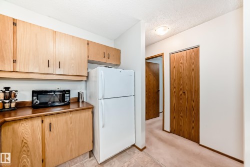 307 60 Alpine Place, St. Albert, AB - Indoor Photo Showing Kitchen