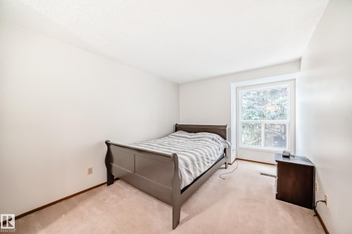 307 60 Alpine Place, St. Albert, AB - Indoor Photo Showing Bedroom