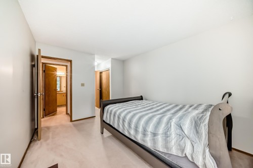 307 60 Alpine Place, St. Albert, AB - Indoor Photo Showing Bedroom