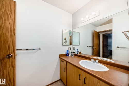 307 60 Alpine Place, St. Albert, AB - Indoor Photo Showing Bathroom
