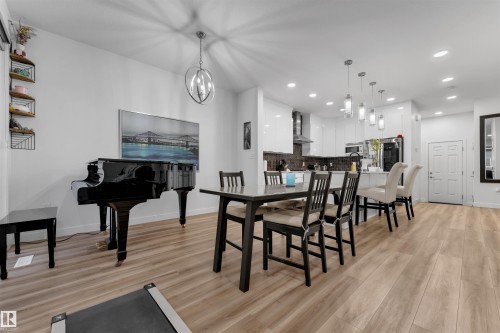 1632 Plum Circle, Edmonton, AB - Indoor Photo Showing Dining Room