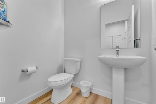 1632 Plum Circle, Edmonton, AB - Indoor Photo Showing Bathroom