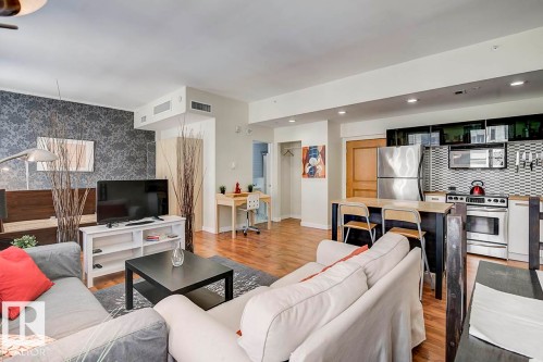 808 10134 100 Street, Edmonton, AB - Indoor Photo Showing Living Room