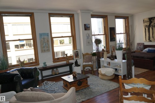 808 10134 100 Street, Edmonton, AB - Indoor Photo Showing Living Room