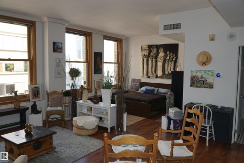 808 10134 100 Street, Edmonton, AB - Indoor Photo Showing Living Room