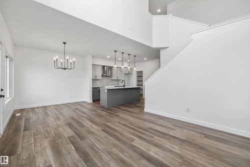19308 29 Avenue, Edmonton, AB - Indoor Photo Showing Kitchen