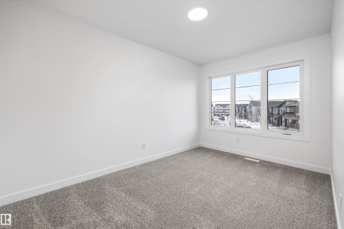 19308 29 Avenue, Edmonton, AB - Indoor Photo Showing Other Room