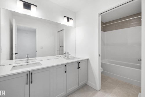 19428 25 Avenue, Edmonton, AB - Indoor Photo Showing Bathroom