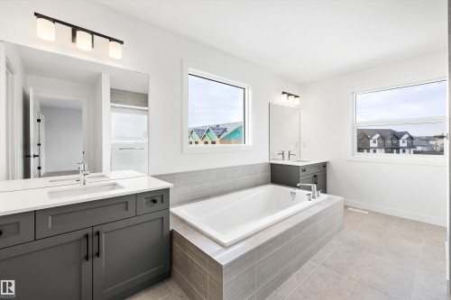 19428 25 Avenue, Edmonton, AB - Indoor Photo Showing Bathroom