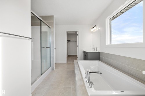19428 25 Avenue, Edmonton, AB - Indoor Photo Showing Bathroom