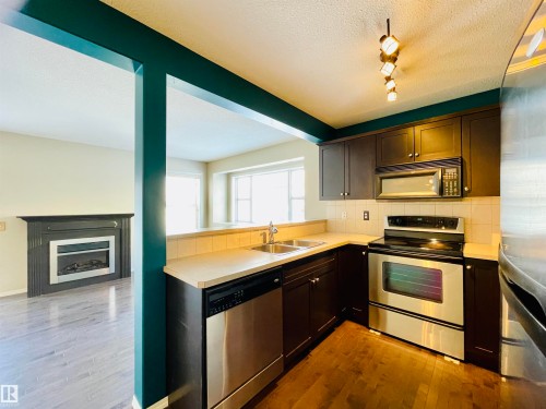 78 230 Edwards Drive, Edmonton, AB - Indoor Photo Showing Kitchen With Double Sink