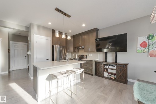 8729 Carson Way, Edmonton, AB - Indoor Photo Showing Kitchen