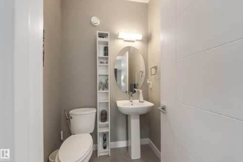 8729 Carson Way, Edmonton, AB - Indoor Photo Showing Bathroom