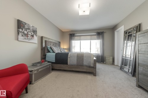 8729 Carson Way, Edmonton, AB - Indoor Photo Showing Bedroom