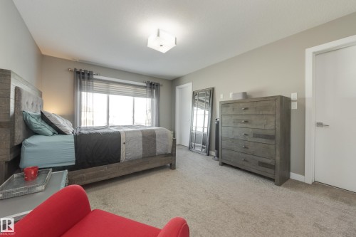 8729 Carson Way, Edmonton, AB - Indoor Photo Showing Bedroom