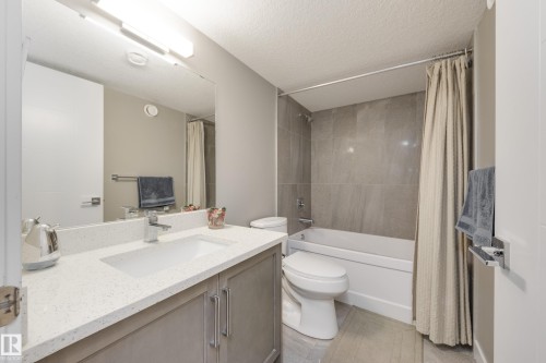 8729 Carson Way, Edmonton, AB - Indoor Photo Showing Bathroom