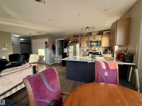 137 148 Ebbers Boulevard, Edmonton, AB - Indoor Photo Showing Kitchen