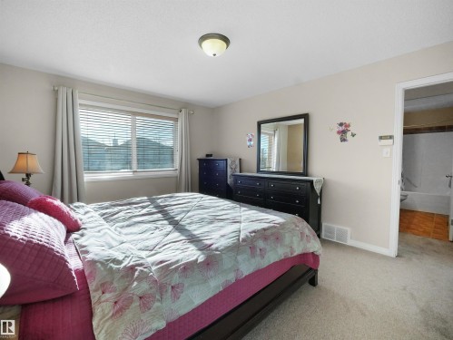 161 Easton Road, Edmonton, AB - Indoor Photo Showing Bedroom