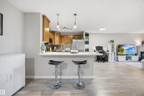 310 17407 99 Avenue, Edmonton, AB - Indoor Photo Showing Kitchen