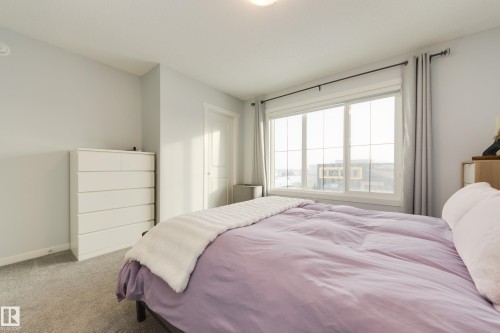 158 Secord Drive, Edmonton, AB - Indoor Photo Showing Bedroom