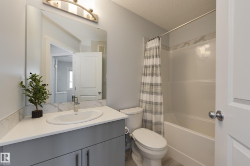 158 Secord Drive, Edmonton, AB - Indoor Photo Showing Bathroom