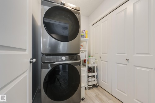158 Secord Drive, Edmonton, AB - Indoor Photo Showing Laundry Room