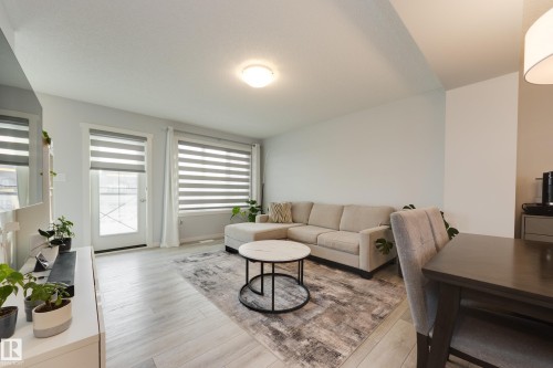 158 Secord Drive, Edmonton, AB - Indoor Photo Showing Living Room